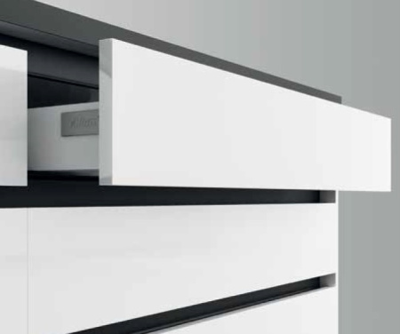 Профиль для фасадов без ручек ШУКО-М 2531 (C) с анодировкой серебро (63,6х23 мм)